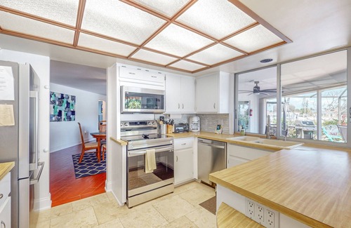 Marco Island House | Waterfront Home with Private Dock & Enclosed Lanai - Near Residence Beach