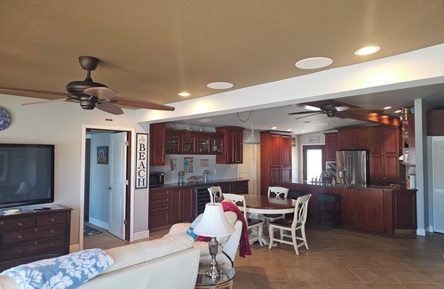 Indian Rocks Beach House | Waterfront Luxury Oasis - Steps to Beach n - Kayaks, Private Dock & Patio 🏖