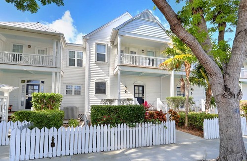 Marathon House | Waterfront luxury Villa (15) with spectacular sunset views and boat slip