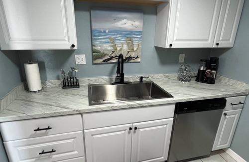 Bayview Condo | Waterfront Luxury Condo at Bermuda Bay Beach with Laundry & Full WATERVIEW