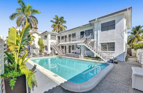 North Beach Apartment | WAVES ON DESOTO