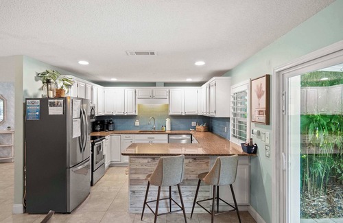 Vilano Beach House | Welcome Basket, Pool, By Beach, Fire Pit, BBQ, PS4