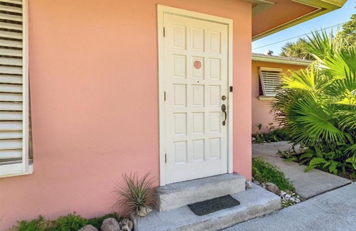 Tradewinds House | West End Paradise 4E