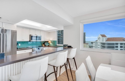Park Shore Condo | Westshore 1201 at Naples Cay - Gulf Views & Steps to the Beach