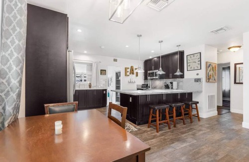 Parkside House | Wiley's Paradise - 3bedroom/2bath + Office & Heated Pool