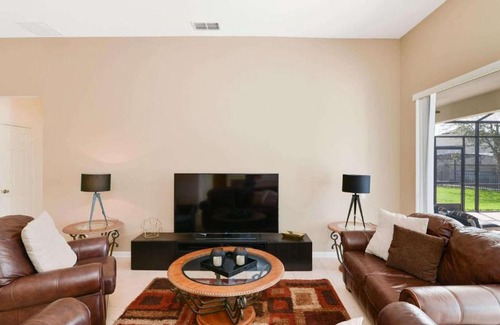 Windsor Hills House | Windsor Hills Magic Retreat