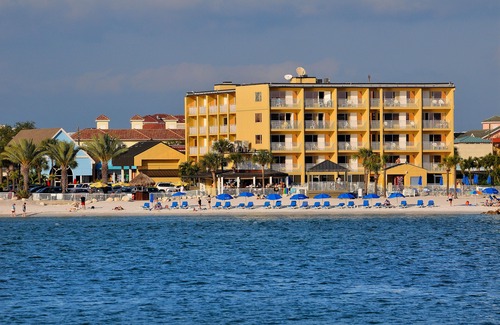 Clearwater Beach Hotel | Winter the Dolphins Beach Club, Ascend Hotel Collection