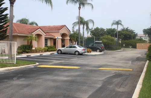 West Palm Beach Condo | Wonderful condo close to outlets and city place!