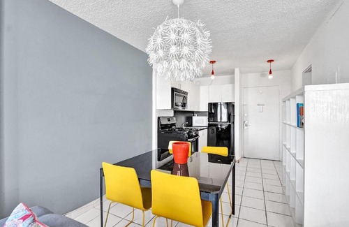 Flamingo/Lummus House | Wow Condo, middle of South Beach, block from Ocean