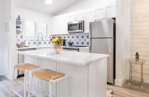 Captiva Apartment | Your Home Away From Home! 2 Classy Villas, Beach, Free Access to Tennis Court