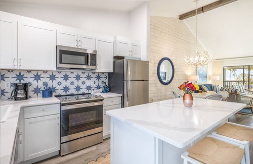 Captiva Apartment | Your Home Away From Home! 2 Classy Villas, Beach, Free Access to Tennis Court