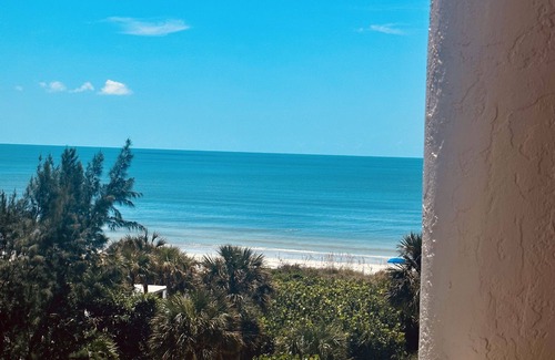 Longboat Key Condo | Your warm, winter, paradise in luxurious Longboat Key Florida!