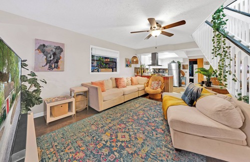 Old Seminole Heights House | Zen Jungle House by Busch Gardens with Bikes, Game Room & Fenced Yard!