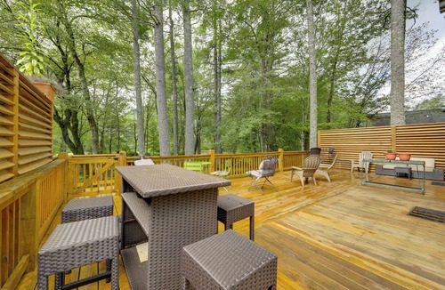 Sapphire Condo | 1/2 Mi to Skiing: Resort Getaway in Sapphire!