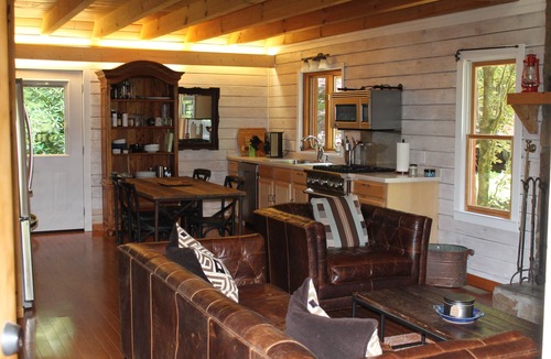Highlands House | 1.7 miles from town yet it feels like you're in a National Forest (you are)