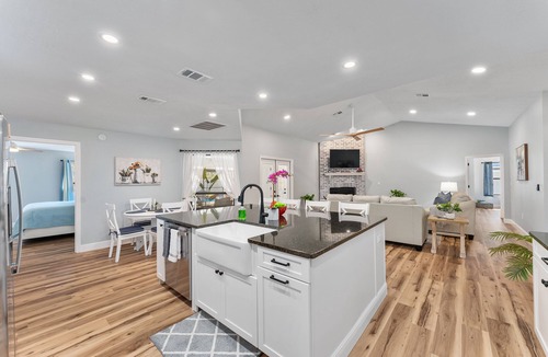 Ocala House | 1 acre private retreat with pool, firepit, volleyball, basketball & open concept