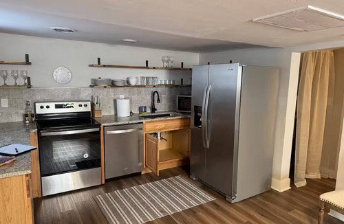 Parkridge Apartment | 1 Bedroom Condo Near Downtown Knox