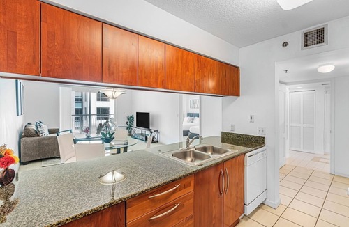 Brickell Condo | 1-Bedroom Condo with City and Bay Views in Brickell