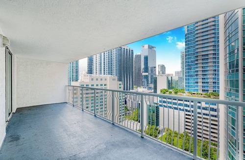 Brickell Condo | 1-Bedroom Condo with City and Bay Views in Brickell