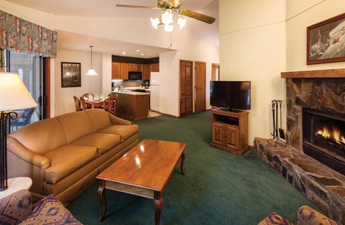 Sapphire Resort | 1 Bedroom Deluxe in the Blue Ridge Mountains, Fairfield Sapphire Valley! Skiing!