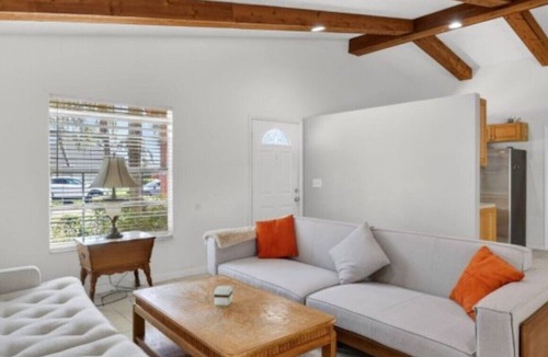 Lake Worth House | 1 bedroom in a townhome in quite Greenacre