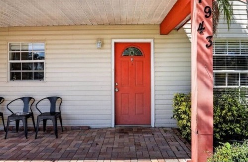 Lake Worth House | 1 bedroom in a townhome in quite Greenacre