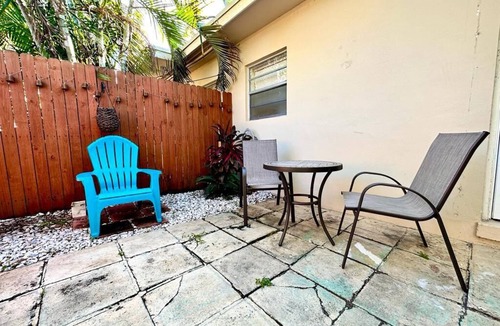Edgewood Apartment | 1-bedroom in Fort Lauderdale w/FREE Parking,Kitchen,Patio-8mins from FLL Airport