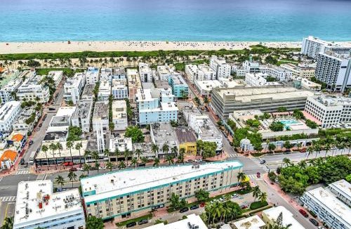 Flamingo/Lummus Apartment | 1 bedroom in the BEST location in South Beach !