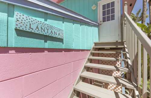Captiva Cottage | 1-bedroom second floor Captiva Suite, walking distance to beach
