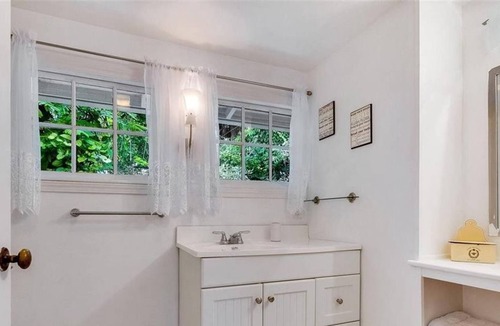 Longbeach Village Apartment | 1 Bedroom Single family 94553 by Houzlet