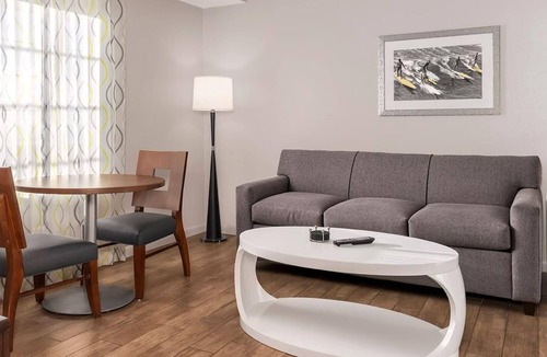 Smith's Memento Resort | 1 Bedroom Suite at Club Wyndham Ocean Walk