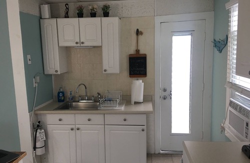Wildwood Condo | 1 block from beach; 2 bedrooms 1 bath; Sleep 5, 3rd Fl Deck