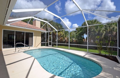 Siesta Key House | 1 Block to the Beach on Siesta Key Vacation Rental Home with Swimming Pool