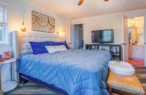 Monticello House | 1 hr from Atlanta! Park like property with private dock, bring your boat.