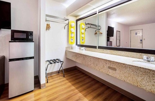 Covington Apartment | 1 King Bed | Non-Smoking, Sofa-Bed