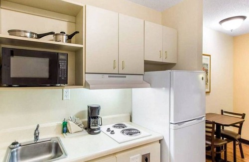 Myrtle Beach Apartment | 1 King Bed |Nsmk, Sofa-Bed