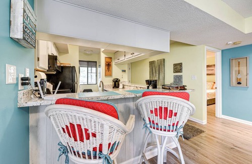 Myrtle Beach Condo | 1 Mi to Coast: Myrtle Beach Condo w/Balconies!