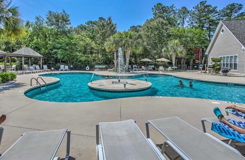 Vaught House | 1 Mi to Coast: Myrtle Beach Condo w/Pool Access!