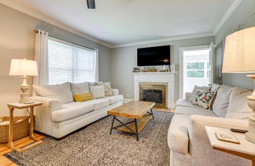 Greer House | 1 Mi to Downtown Greer: Family Home w/Gazebo!