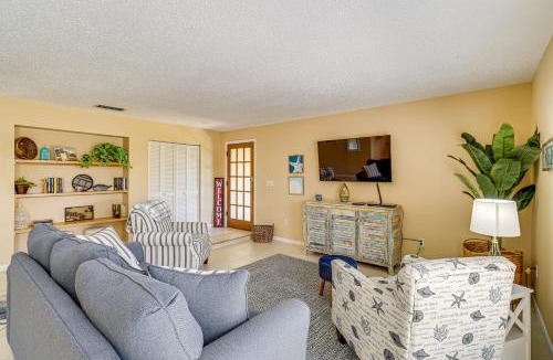 Stuart House | 1 Mi to Dtwn Stuart: Bright Home w/Pool & Spa!