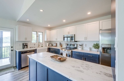 Young Harris House | < 1 Mi to Lake Chatuge: Home w/Mtn & Water Views!