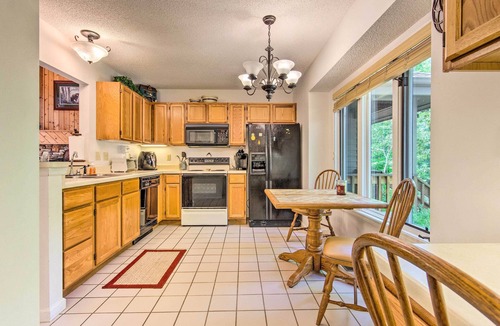 Lake Toxaway Cabin | 1 Mi to Marina: Lake Toxaway Cabin w/Fire Pit