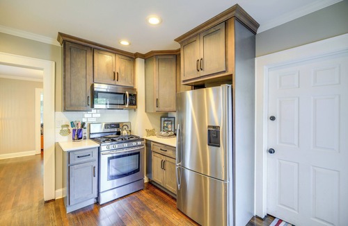 Bristol Cottage | 1 Mi to Music & State St! Updated Bristol Home