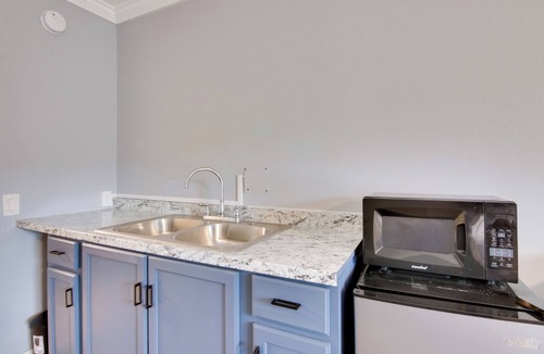 Sheffield Park Apartment | 1 Mi to Park Expo: Charlotte Studio w/Gym