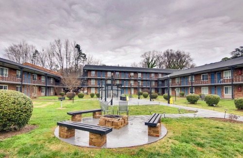 Sheffield Park Apartment | 1 Mi to Park Expo: Charlotte Studio w/Gym