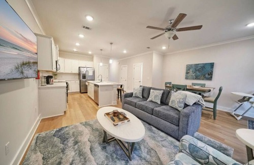 Panama City Beach Villa | 1 Mi to Sand & Surf: Townhome w/Pool in PCB!