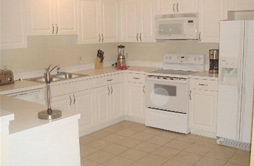 West Kissimmee Condo | 1 mile from Disney, Celebration FL, family Condo, free Wi-Fi Lake view