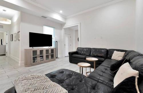Tampa Heights Villa | 1 Mile to Downtown Free Parking