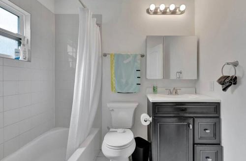 Tampa Heights Villa | 1 Mile to Downtown Free Parking