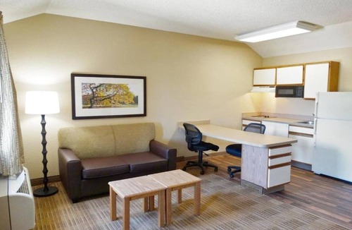 Malvern Apartment | 1 QUEEN BED | SUITE, NSMK, KITCHEN
